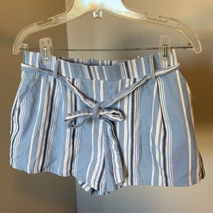 Forever 21 blue and white striped shorts belted with pockets size medium